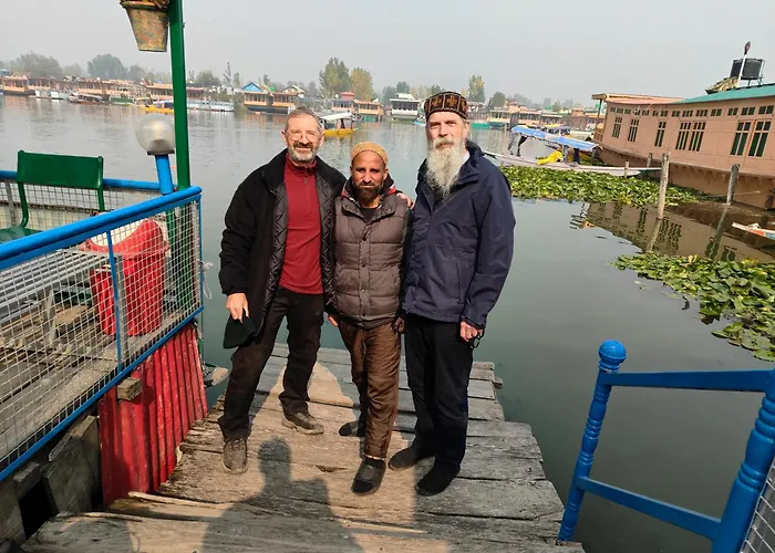 Lalarukh Group Of Houseboats Hotel Srinagar 