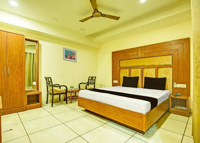 Hotel O Grand Signia Zirakpur
