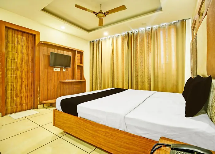 Hotel O Grand Signia Zirakpur