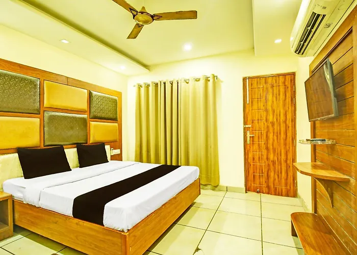 Hotel O Grand Signia Zirakpur