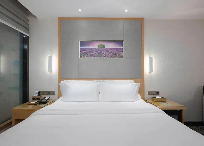 Lavande Hotel Guangzhou Shangxiajiu Pedestrian Street Hualin Temple Metro Station