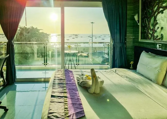 The Globe Hotel, Bar & Restaurant Pattaya