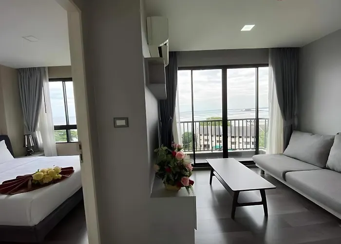 Cape Country Residence Si Racha
