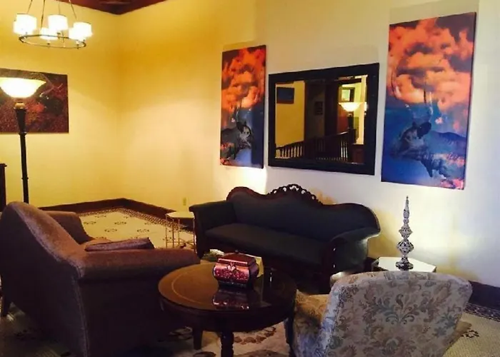 Hotel Labonte Douglas