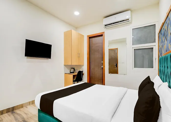 Super Townhouse Hotel Silver Saffron Delhi 
