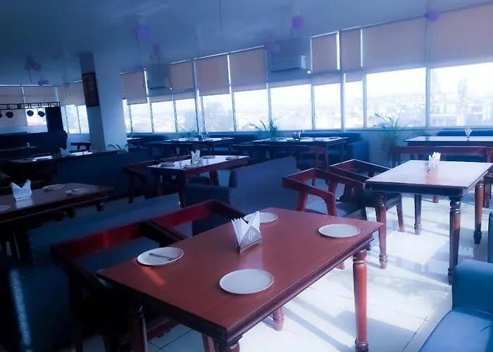Hotel Glen Erica Zirakpur