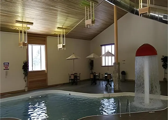 Holiday Inn Express Munising-Lakeview Hotel By Ihg