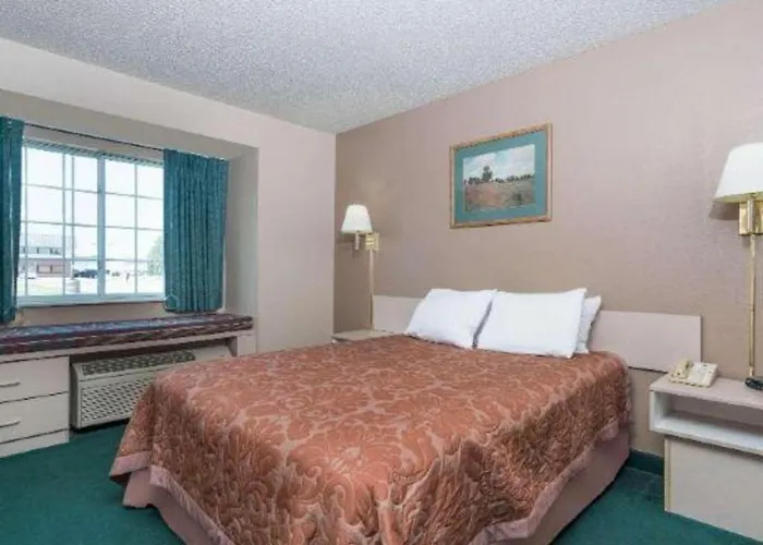 Super 8 By Wyndham Fargo Airport Hotel