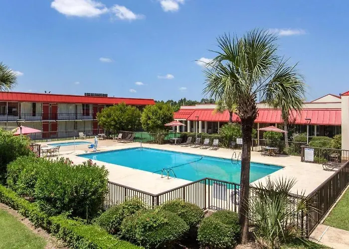 Ramada By Wyndham Santee I-95 Hotel