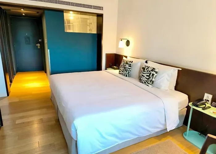 Beijing New World Center Tongpai Hotel