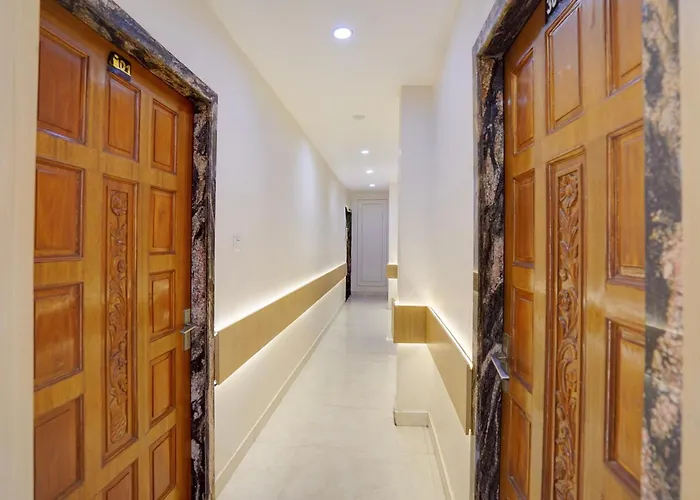 Hotel O By Oyo S R Galaxy Kanpur