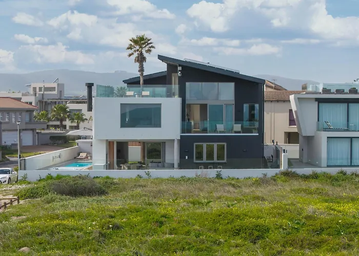 Ocean 9 - Sunset Beachfront Apartments Cape Town
