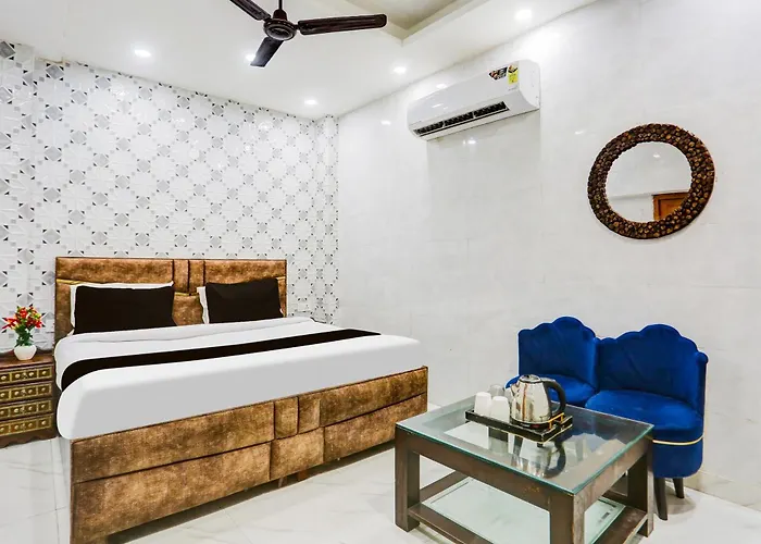 Hotel O Triom Inn New Delhi