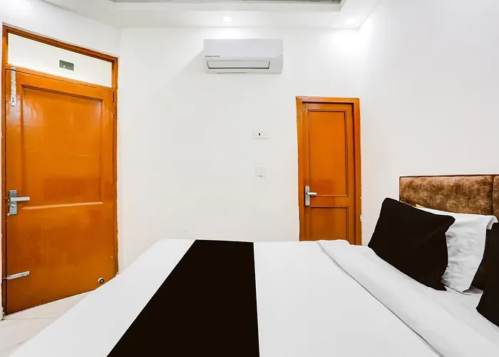 Hotel O Triom Inn New Delhi