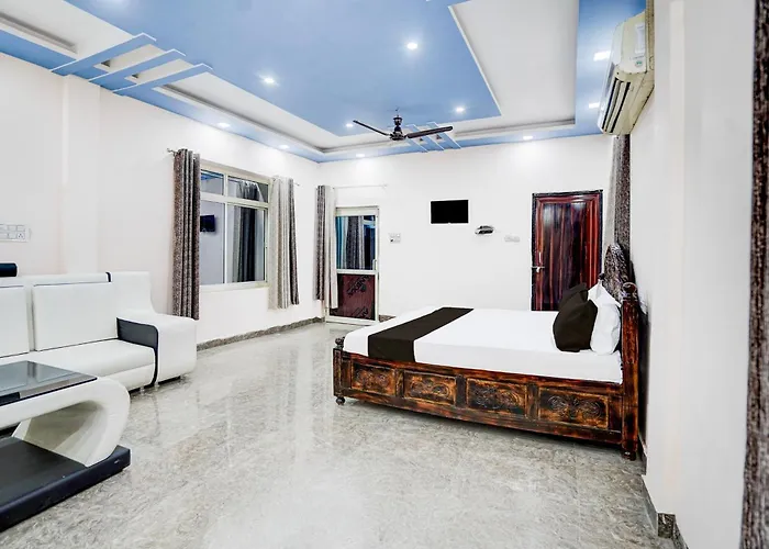 Spot On By Oyo Adhunik Publishing And Guest House Prayagraj