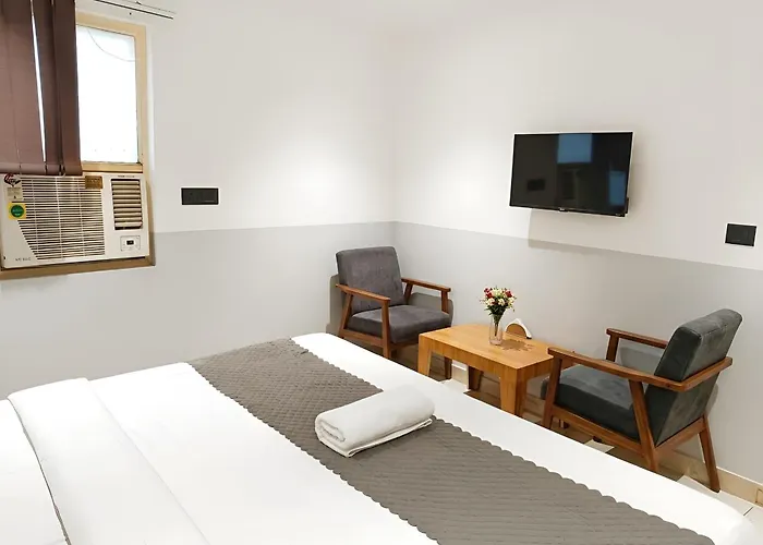 Hotel Star City Near Terminal T3 Airport & Aerocity Neu-Delhi