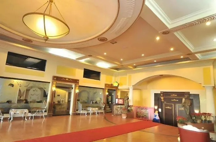 Queen Margarette Hotel Lucena