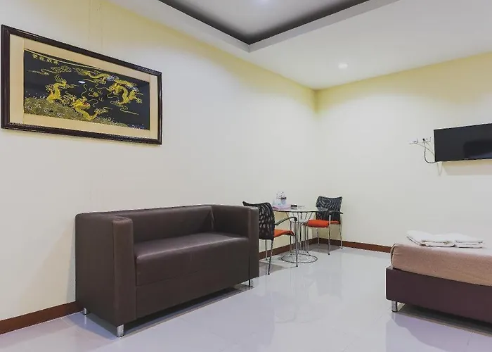 Friends House Resort Bangkok
