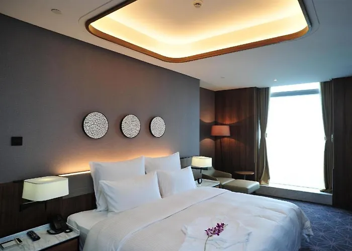 Chongqing The Lotus Hotel