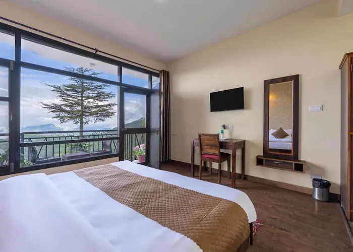 "Kufri Retreat Residences" L Multi Cuisine Restaurant L Conference Hall L Scenic Venues For Private Parties L Basic First Aid L Spacious Car Parking L Managed By Exoticstays Group