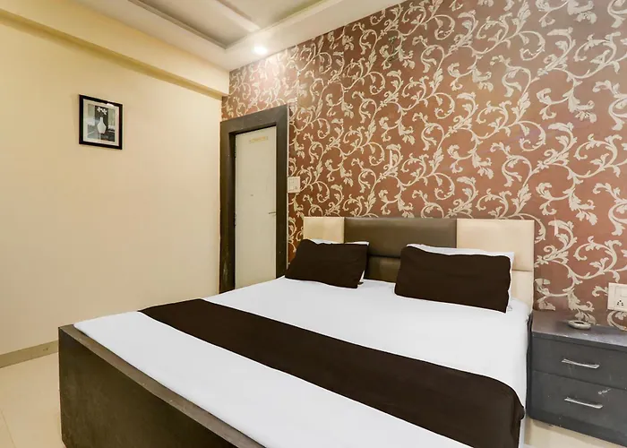 Hotel O Shankar Palace Raipur 