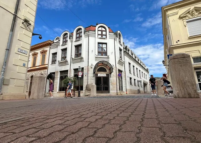Smart Wellness Hotel Trezor Pécs
