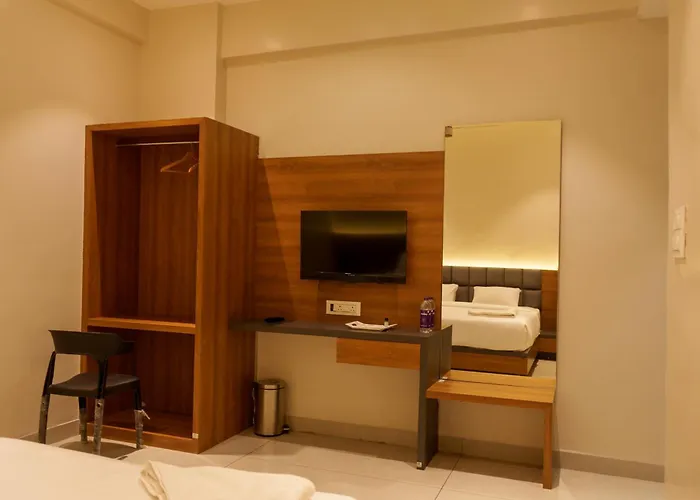 Haripriya Executive Hotel Tuljapur