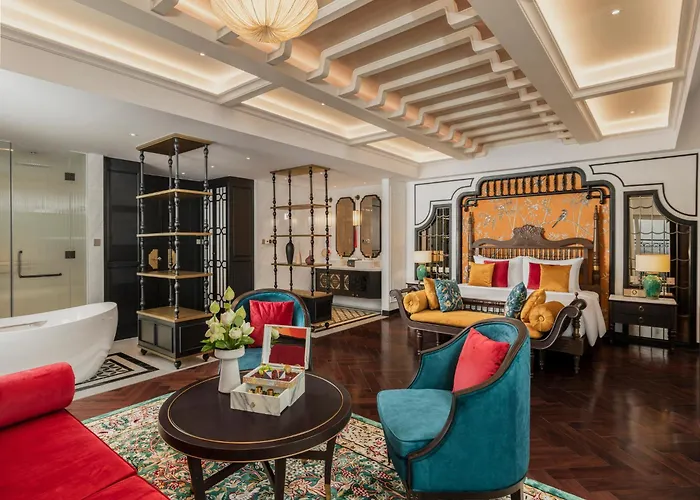 Grand Royal Riverside Hue, Fusion Collection