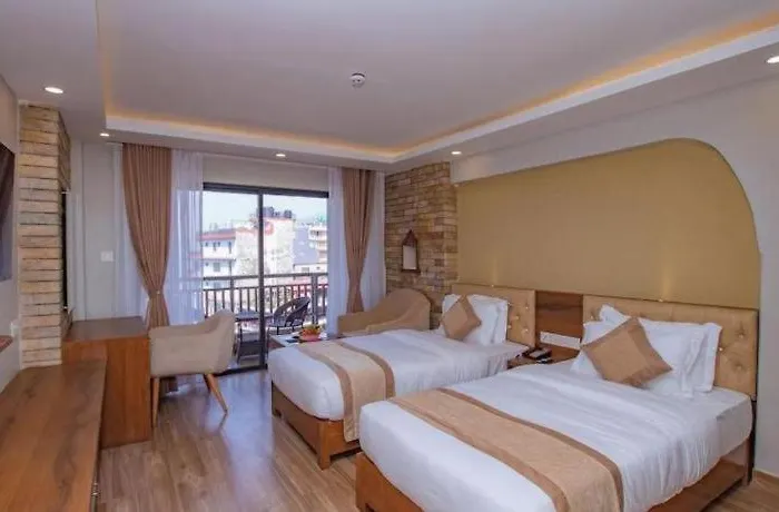 Hotel Pokhara Village & Spa