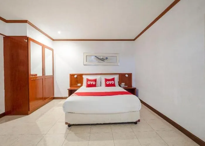 Oyo 75328 Punjabi Junction Hotel Pattaya