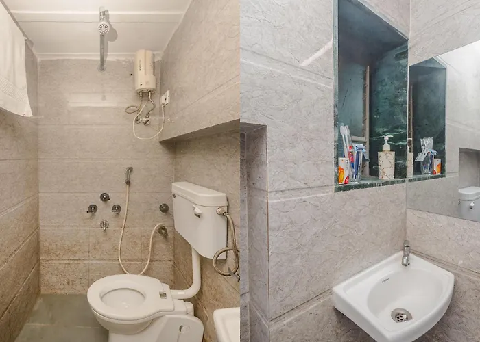 Hotel Travellers Inn Near Fort Mumbai
