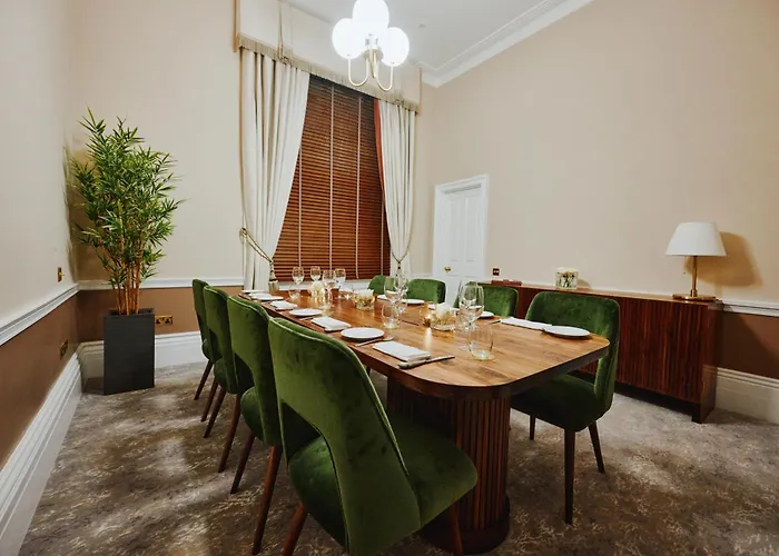Hotel Roseate House London
