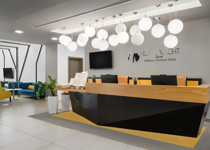 Hotel Yacht Wellness & Business Siófok