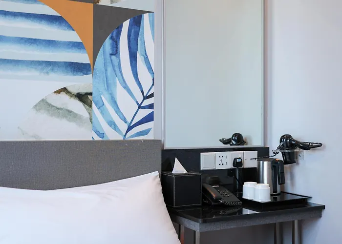 Ibis Budget Singapore Sapphire
