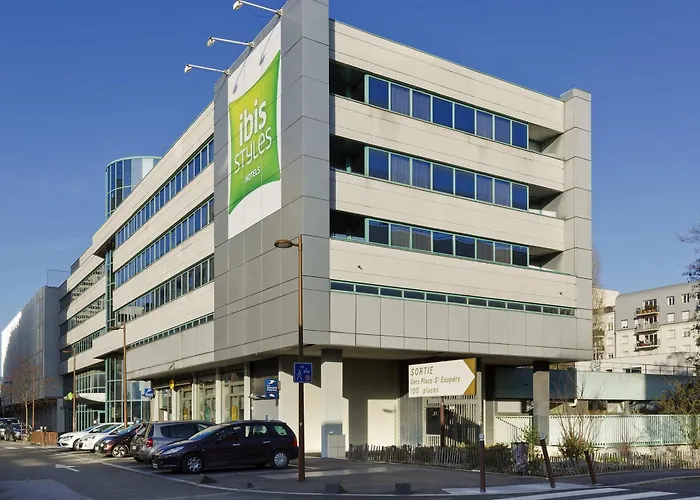 Hotel ibis Styles Massy Opéra