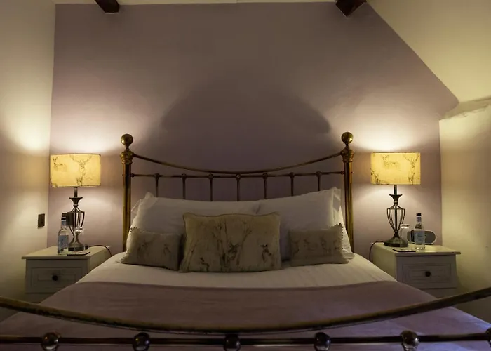 The Kings Arms Hotel Abergavenny