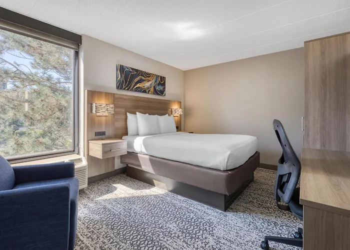 Surestay Plus Hotel By Best Western Chicago Lombard