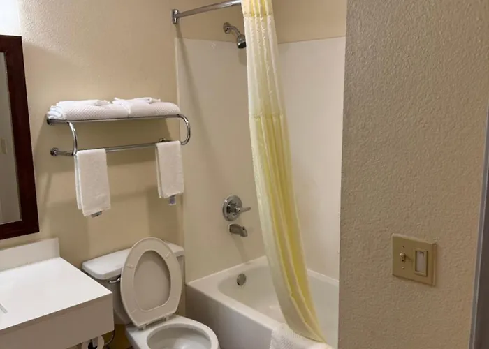Quality Inn & Suites Grand Prairie South
