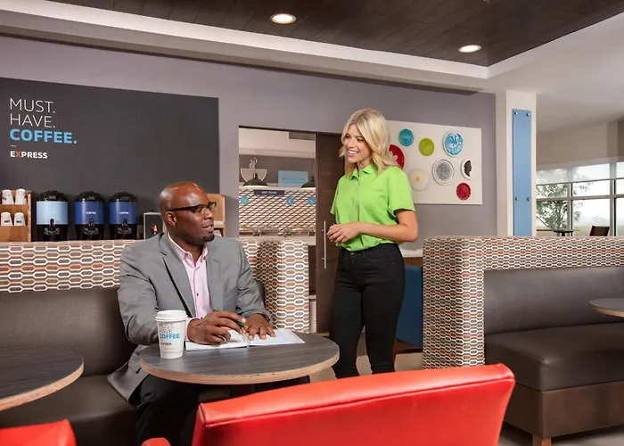 Holiday Inn Express Hotel & Suites Altoona-Des Moines By Ihg