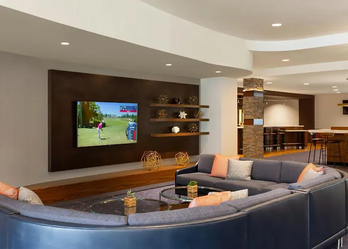 Courtyard By Marriott Madison West / Middleton Hotel