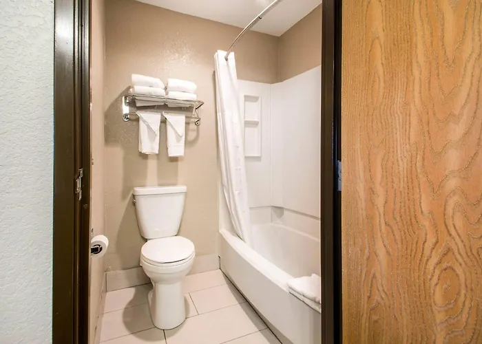 Quality Inn Madison West Near University Area