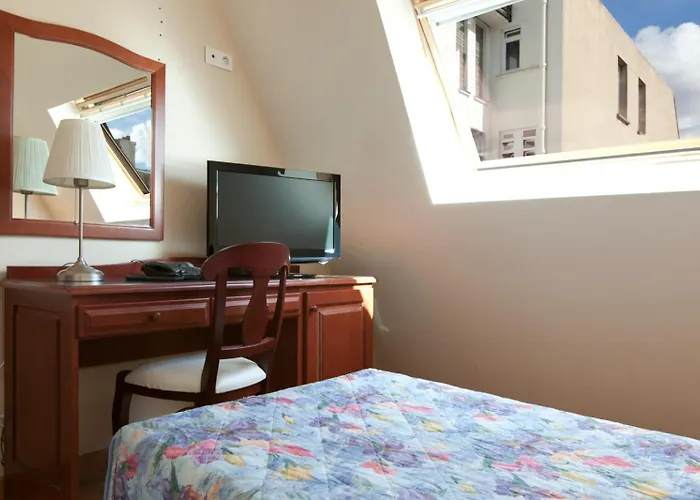 Cosmotel Hotel Paris