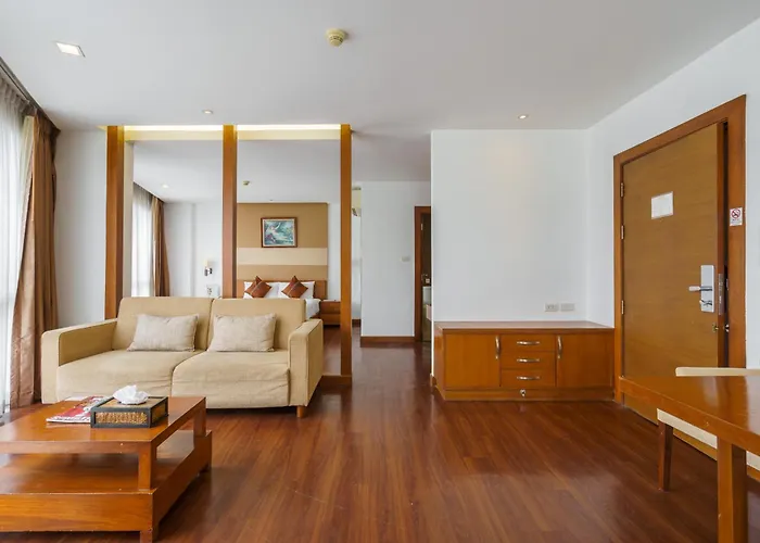 Lantana Resort Hotel กรุงเทพมหานคร