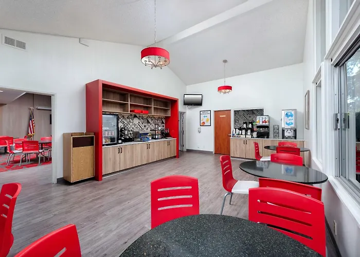 Ramada By Wyndham Santa Barbara Hotel Goleta