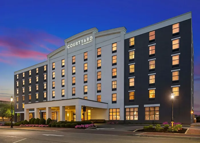 Courtyard Hamilton Hotel