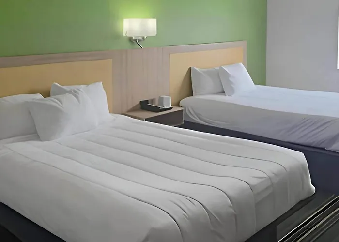 Super 8 By Wyndham Pittsburgh Pa Airport-University Area Moon Township
