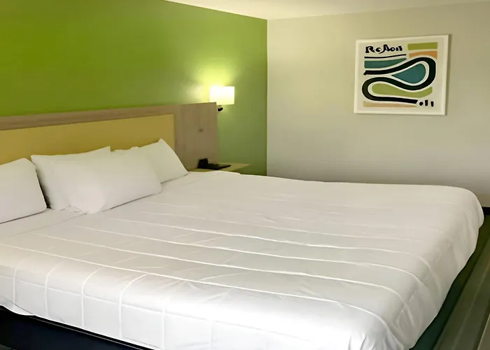 Super 8 By Wyndham Pittsburgh Pa Airport-University Area Moon Township