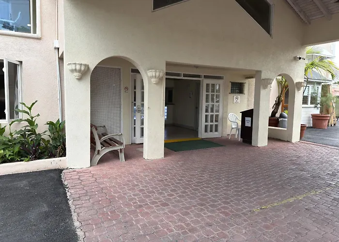 Sunbay Hotel- Daily Breakfast & Beach Access Included Christ Church