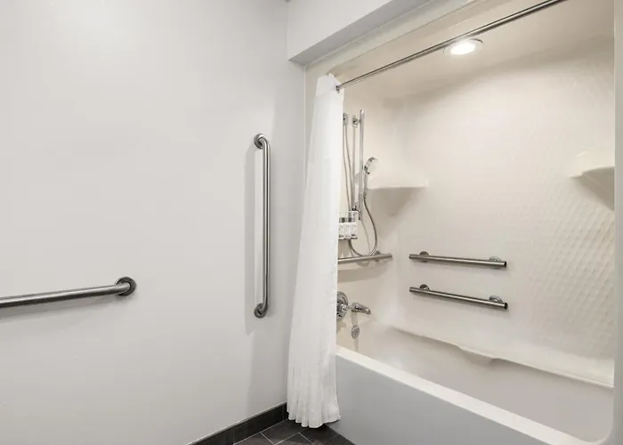 Grander Inn & Suites By Ihg Tyler