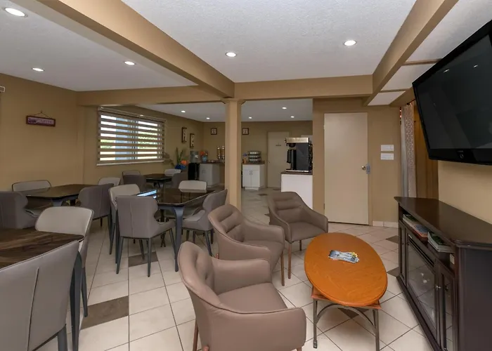 Deer Park Inn Penhold